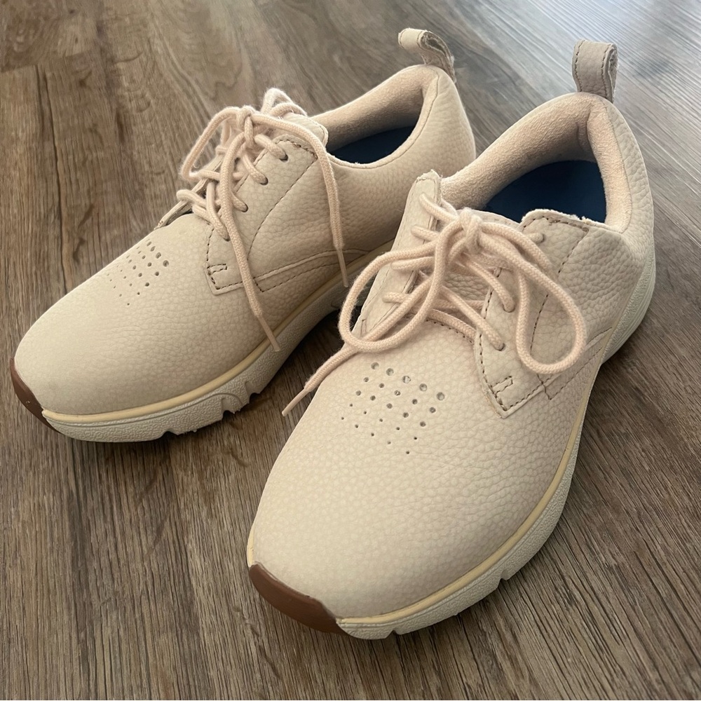Dr. Comfort Cream Sneakers
